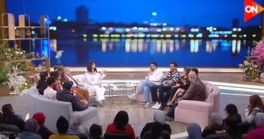 قلد عادل إمام وباع صاحبه.. فقرة كوميدية من فريق "الكابتن" في "معكم منى الشاذلي"