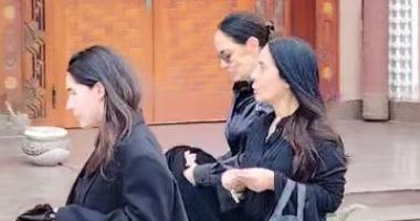 شريهان ويسرا وتامر هجرس في جنازة والدة زوجة رامي صبري