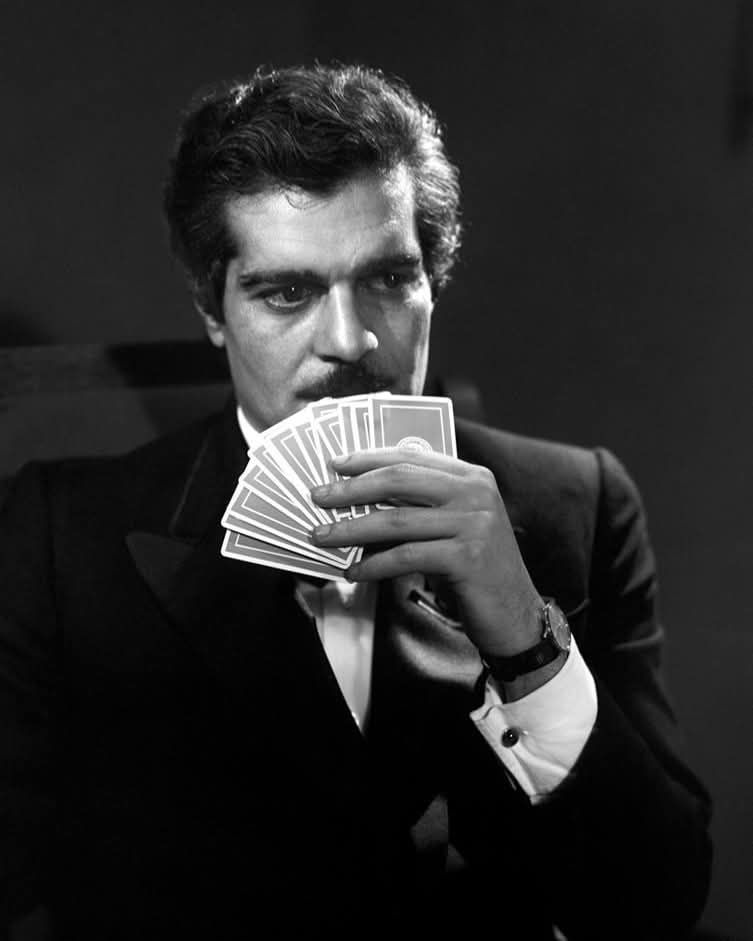 معتمد عبد الغنى يكتب: عمر الشريف.. ثمن العالمية بين الاستشراق والهوية