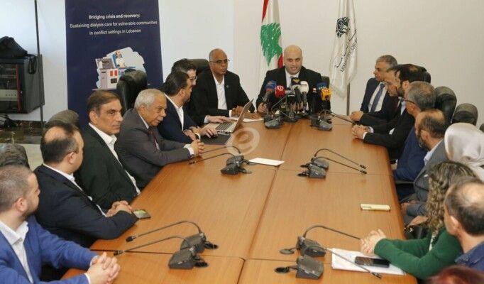 ناصر الدين تسلم هبة مستلزمات لغسيل الكلى من منظمة الصحة العالمية: الوزارة ستلتزم بتوفير كل الدعم للمرضى