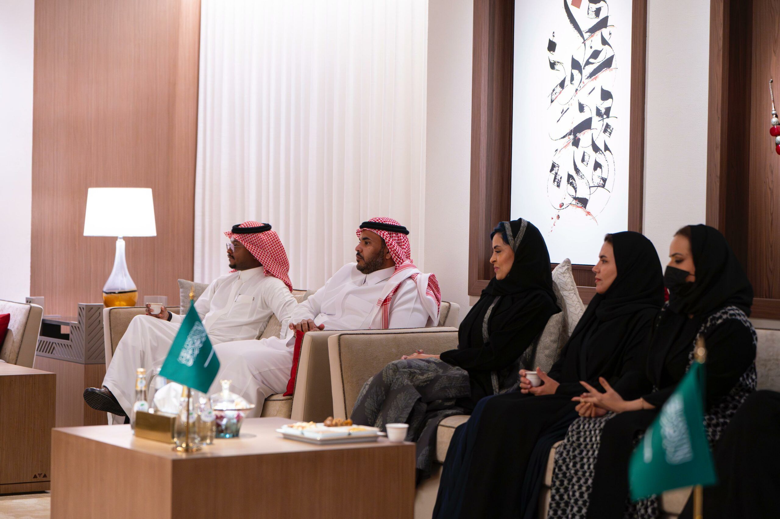 ديوانية القلم الذهبي تفتح نقاشًا ثريًا حول “مكانة الأدب وتأثيره”