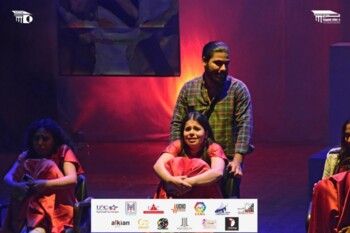 المرأة تتصدر المشهد في اليوم الأول من مهرجان الفضاءات المسرحية المتعددة