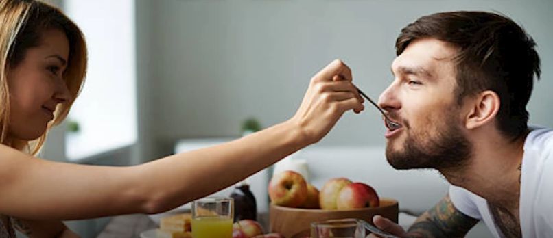 5 أطعمة تحفِّز الرجال جنسيًا