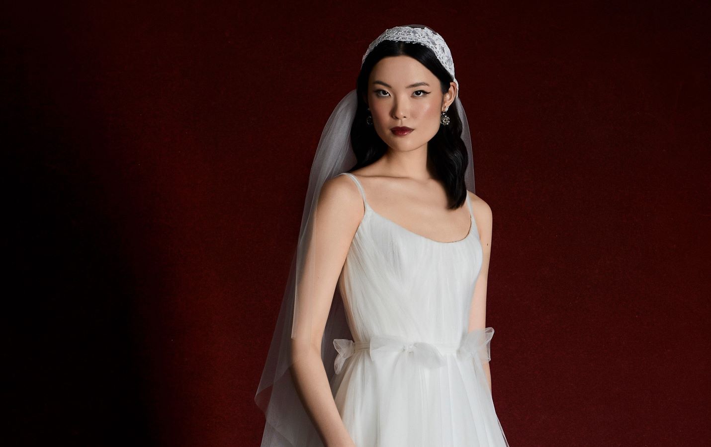 أجدد الصيحات الجمالية للعروس من أسبوع الموضة العرائسي في نيويورك لربيع وصيف 2026