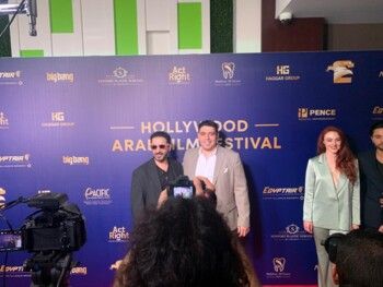 أحمد حلمي يُكرَّم في هوليوود بجائزة "الإنجاز".. ويعبّر عن فخره