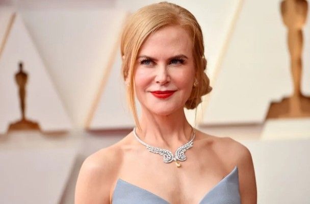 نيكول كيدمان تظهر بتسريحة جديدة لافتة