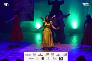 المرأة تتصدر المشهد في اليوم الأول من مهرجان الفضاءات المسرحية المتعددة