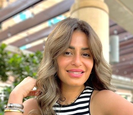 والدة منة فضالي تتعرض لإصابة في عينها وهذا ما حصل!