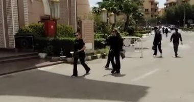 تشييع جنازة والدة زوجة رامي صبري والأخير يرافق الجثمان لمثواه الأخير