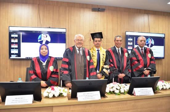 الباحث طاهر أبو الحسن يحصل على الدكتوراه بتقدير امتياز من قسم الإعلام بكلية الدراسات العليا للطفولة