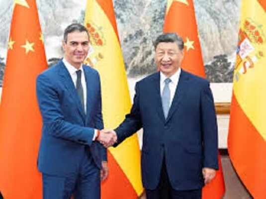 بوليتيكو عن مصادر: الرئيس الصيني اقترح خلال لقائه رئيس وزراء إسبانيا أن تعمل أوروبا والصين معا لمقاومة ترامب