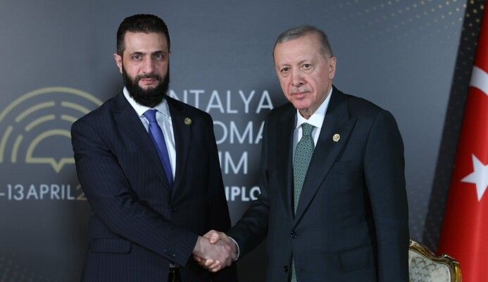 الرئيس التركي التقى نظيره السوري ورؤساء وزراء قطر وكردستان والمجر في أنطاليا