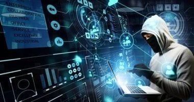 تكنولوجيا: هل تساعد أم تشتت؟ تأثير السوشيال ميديا على الطلاب فى الامتحانات