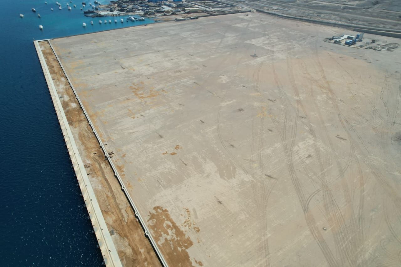 وزارة النقل تنشئ محطة متعددة الأغراض بميناء سفاجا.. صور