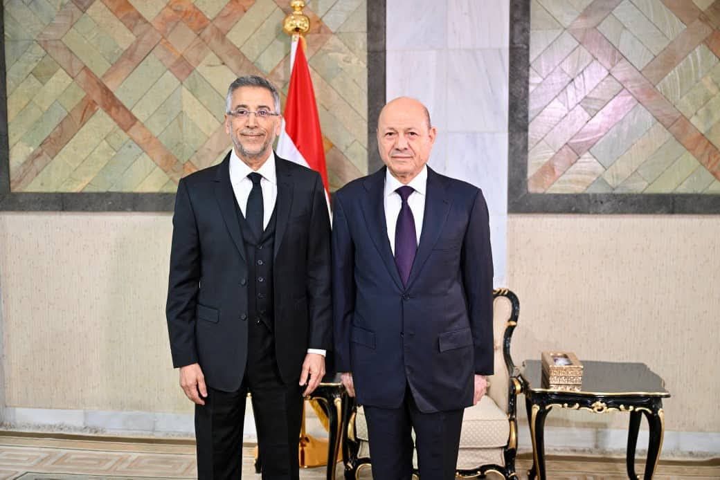 فتحي بن لزرق يكشف عن ضربة قاصمة وجهها هادي لكافة قيادات الزعيم صالح