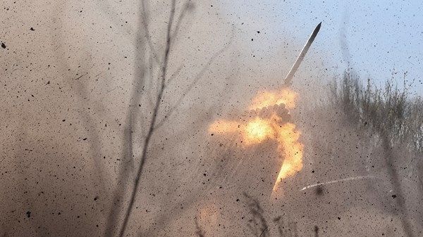 عشرات الدول تزيد تقديم الأسلحة والدعم العسكري لأوكرانيا