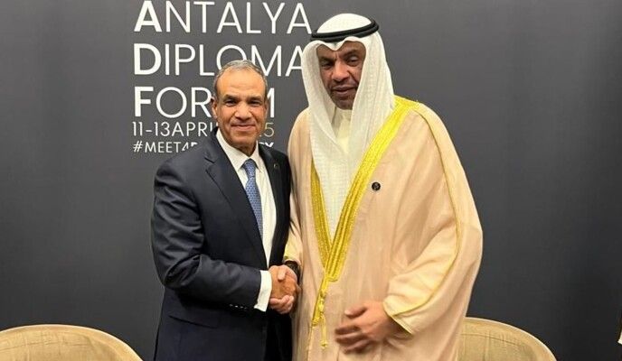 وزيرا خارجية مصر والكويت بحثا بسبل حشد الدعم للخطة العربية- الإسلامية لإعادة إعمار غزة