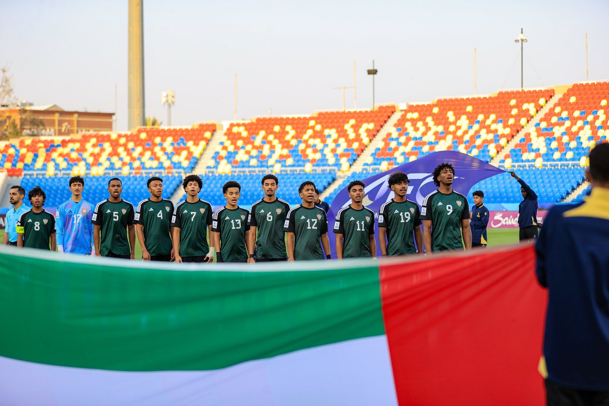 الامارات | منصور بن محمد  يهنىء منتخب الإمارات تحت 17 سنة بمناسبة تأهله لنهائيات كأس العالم للناشئين