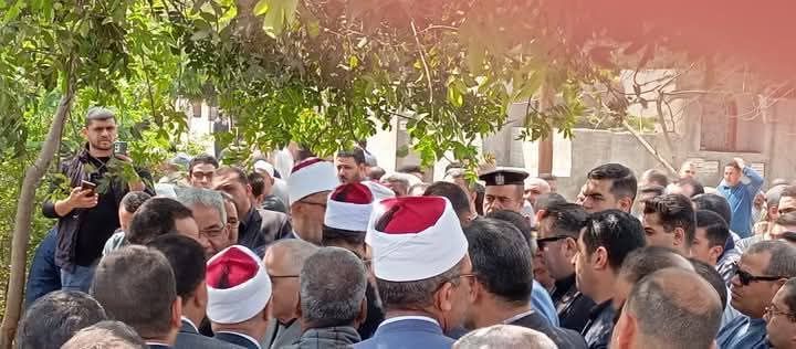 قيادات الأزهر يؤدون صلاة الجنازة على والد رئيس جامعة الأزهر
