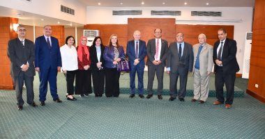 رئيس جامعة حلوان يستقبل اللجنة العلمية لترقية الأساتذة بمجال السياحة والفنادق