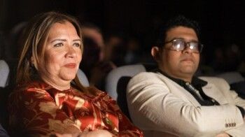 مهرجان الفضاءات المسرحية يسجل حضوراً رومانسيًا لافتًا في يومه الرابع