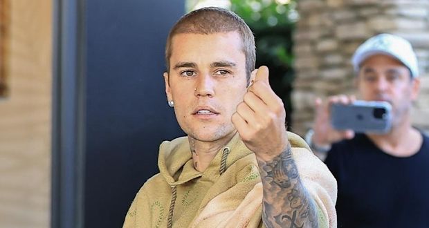 جاستن بيبر ينفجر غضبًا: “المال هو كل ما يهمكم!”