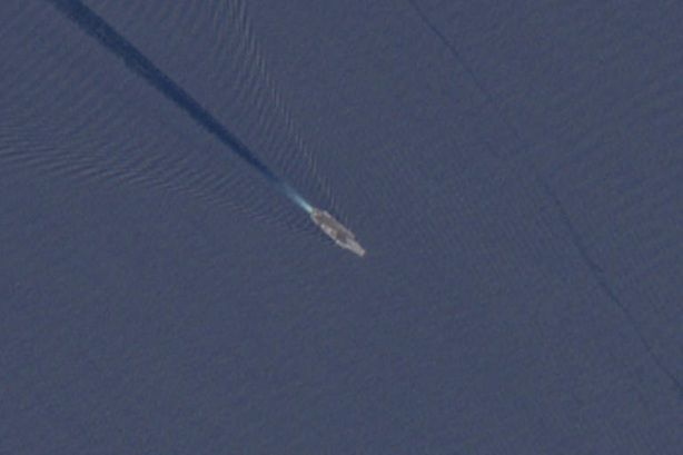 في حالة اشتباك مع الحوثيين...تسريب صور أقمار صناعية تظهر حاملة طائرات أمريكية "شاهد"