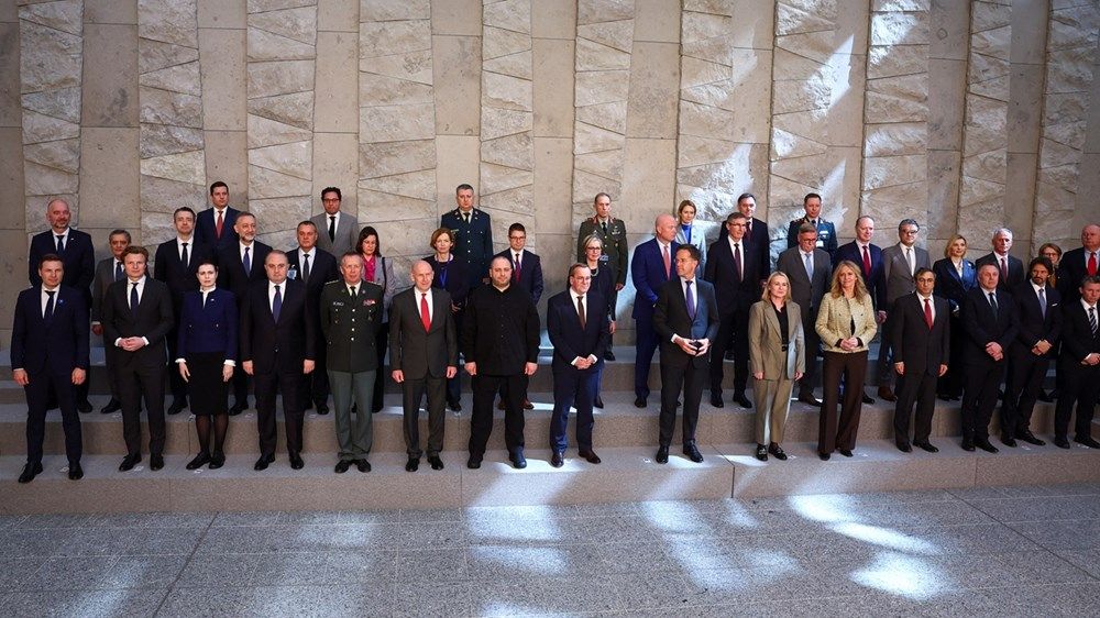 عشرات الدول تزيد تقديم الأسلحة والدعم العسكري لأوكرانيا