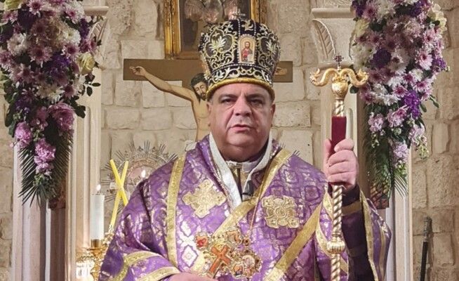 المطران ابراهيم لكهنة الأبرشية: ليكن أسبوع الآلام تجديدًا لعهودنا وتثبيتًا لمحبتنا وتقديسًا لرسالتنا