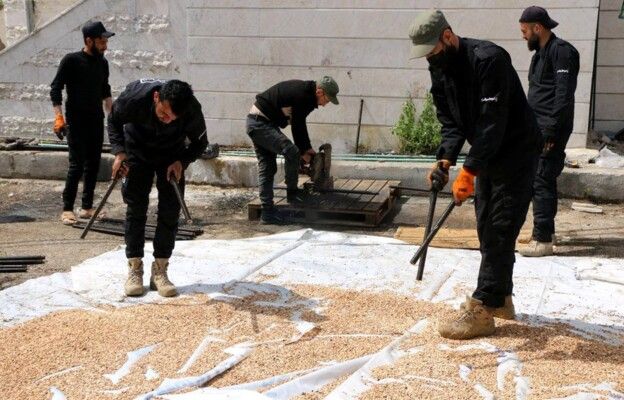 "سانا": ضبط كميات كبيرة من الكبتاغون مخبأة بمستودعات للنظام السابق داخل مرفأ اللاذقية