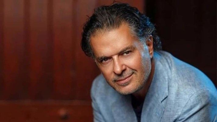 "بيخلق من الشبه أربعين".. شبيه راغب علامة يشعل مواقع التواصل الاجتماعي