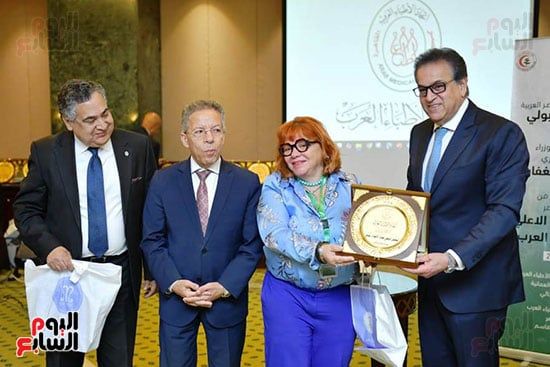 نقيب أطباء فلسطين: نعانى من نقص بالكوادر والمبانى لتقديم الخدمات لأهالى غزة