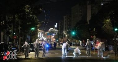 انفجار قنبلة أمام مكاتب شركة القطارات اليونانية فى أثينا.. صور