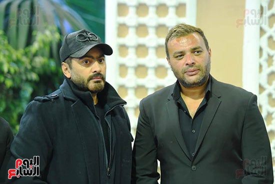 شذى وأحمد زاهر وسامو زين وتامر حسين فى عزاء والدة زوجة رامى صبرى.. صور