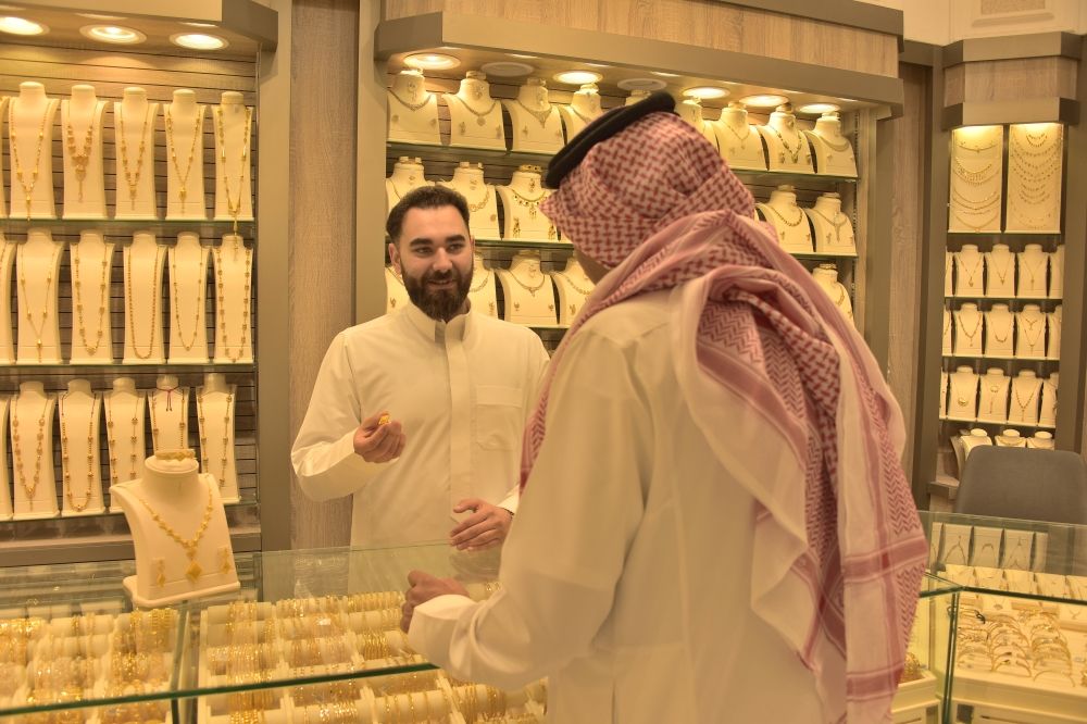 هدوء بعد الارتفاع القياسي.. استقرار أسعار الذهب في السعودية اليوم