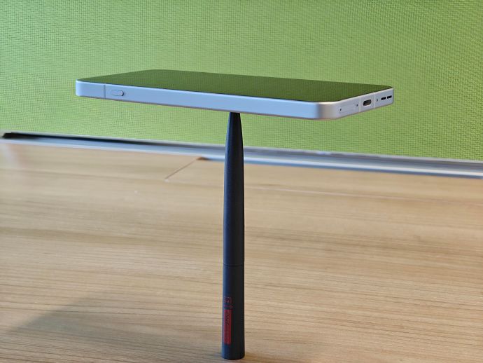 تكنولوجيا: ظهور هاتف OnePlus 13T بتصميم متوازن رغم البطارية الضخمة