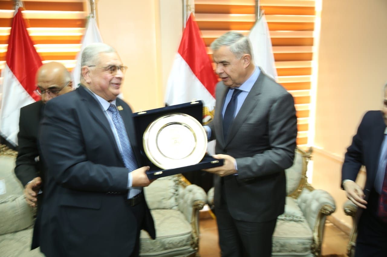 وزير العدل يفتتح مكتب توثيق الشهر العقارى بمجمع محاكم مجلس الدولة بالإسكندرية