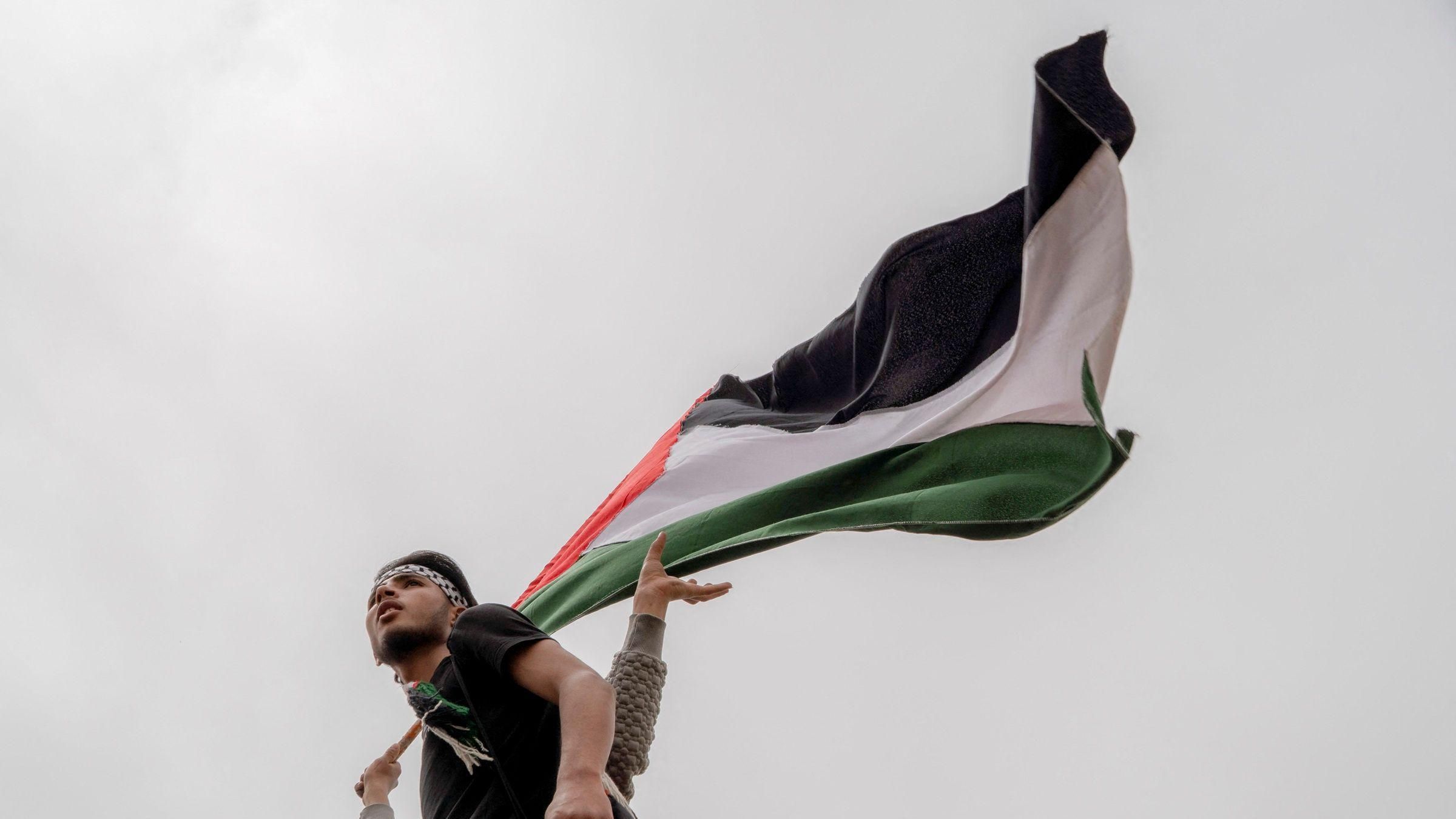 الرئيس الإندونيسي يُخطط لإجلاء ألف غزّي.. لماذا يُوصف هذا القرار بـ"الخطأ الفادح"؟