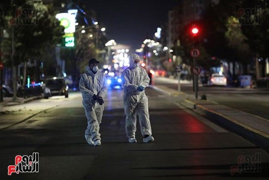 انفجار قنبلة أمام مكاتب شركة القطارات اليونانية فى أثينا.. صور