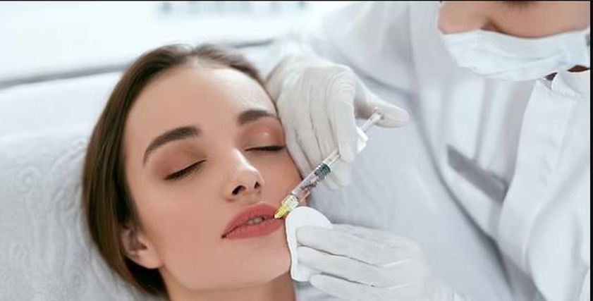 اضطراب نفسي وراء لجوء الفتيات لحقن الفيلر.. ماذا نعرف عن «ديسمورفيا الشفاه»؟