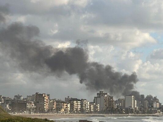 النشرة: اندلاع حريق في مكب المدينة الصناعية في صيدا حيث ارتفعت سحب الدخان السوداء