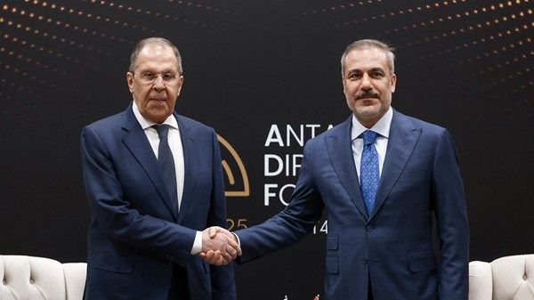 لافروف يبحث في تركيا جهود إنهاء الأزمة الأوكرانية