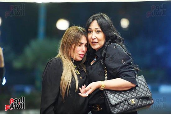 شذى وأحمد زاهر وسامو زين وتامر حسين فى عزاء والدة زوجة رامى صبرى.. صور