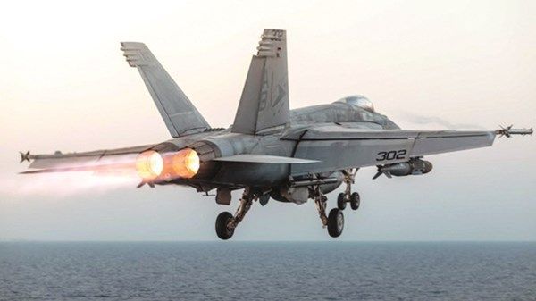 واشنطن: ملتزمون باستعادة أمن الملاحة البحرية في البحر الأحمر