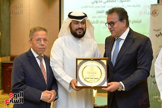 نقيب أطباء فلسطين: نعانى من نقص بالكوادر والمبانى لتقديم الخدمات لأهالى غزة