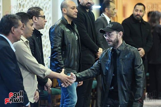 أصالة ودنيا عبد العزيز وبشرى ودينا فؤاد فى عزاء والدة زوجة رامى صبرى.. صور