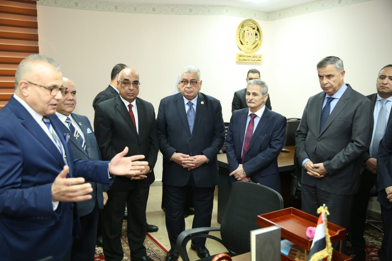 وزير العدل يفتتح مكتب توثيق الشهر العقارى بمجمع محاكم مجلس الدولة بالإسكندرية