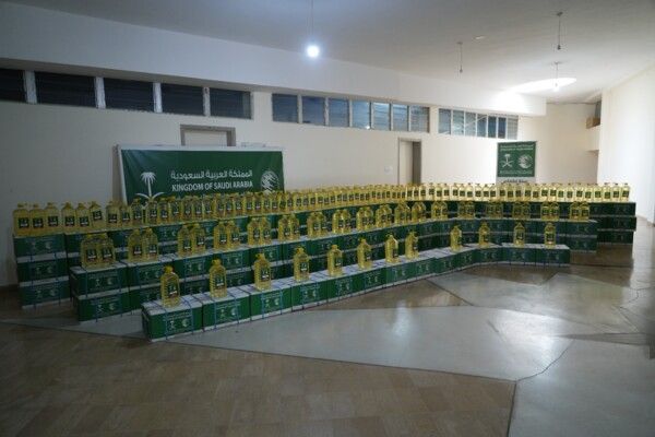 مركز الملك سلمان وزع 1,680 سلة غذائية على الأسر اللبنانية في مختلف المناطق اللبنانية