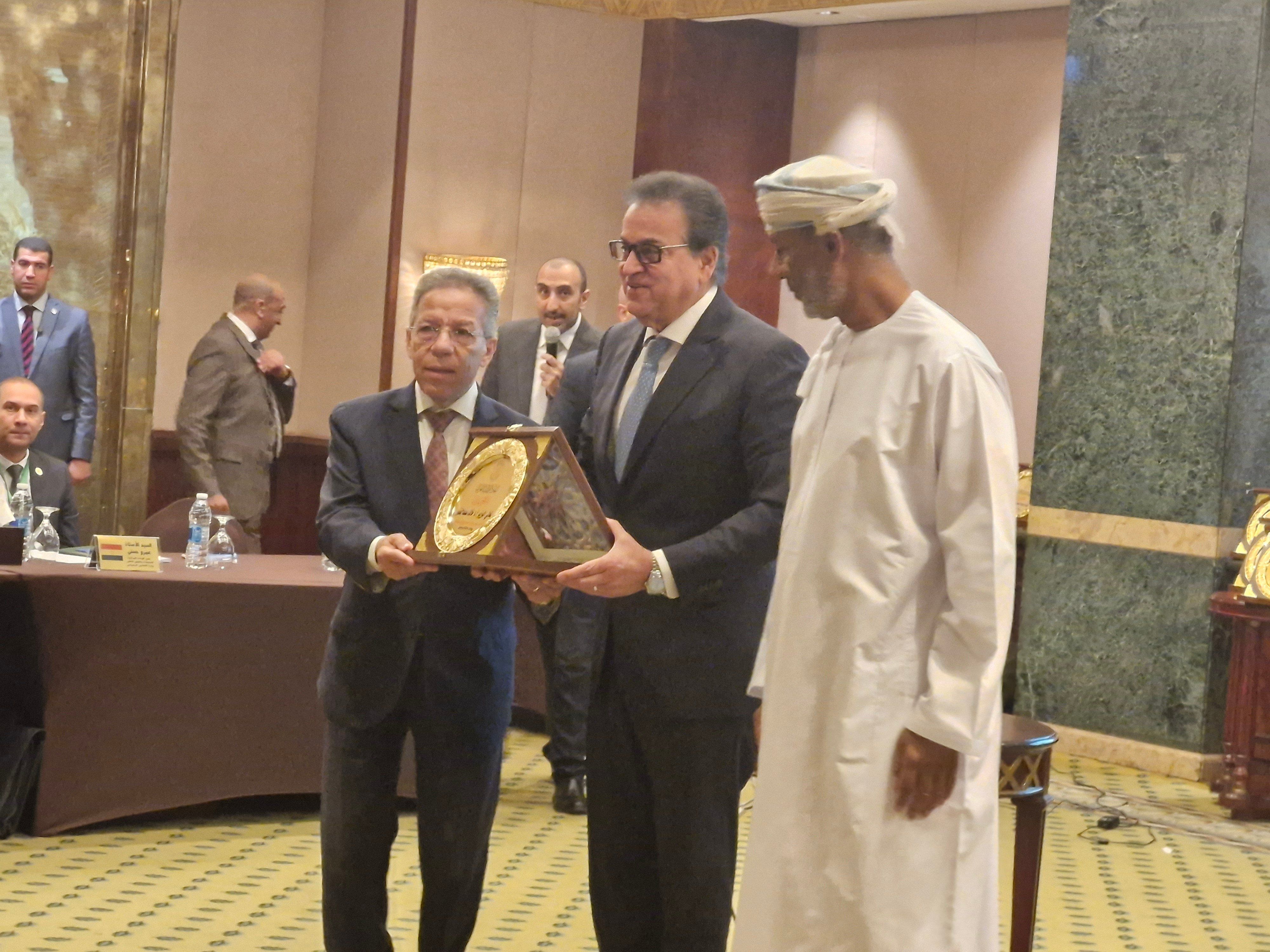 اتحاد الأطباء العرب: دعم القطاع الصحى فى غزة على رأس أجندة اجتماعنا بالقاهرة