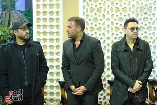 أصالة ودنيا عبد العزيز وبشرى ودينا فؤاد فى عزاء والدة زوجة رامى صبرى.. صور